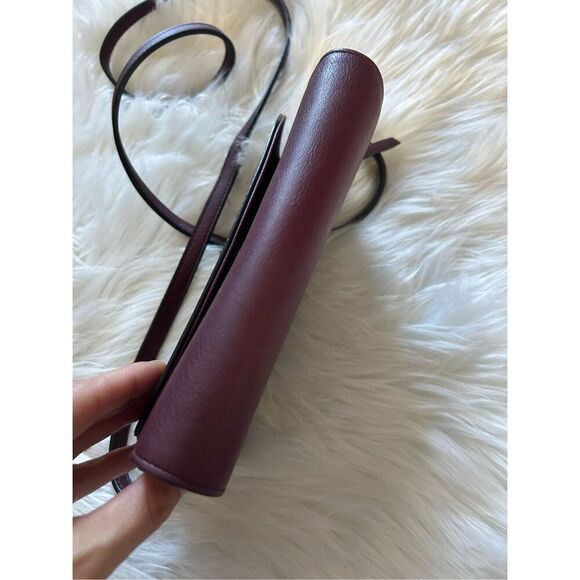 Simply Vera Vera Wang Ombre Red and Black Handbag wallet clutch - Picture 4 of 6